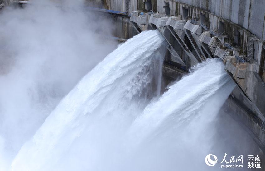 白鶴灘水力発電所、発電機第1弾が発電開始