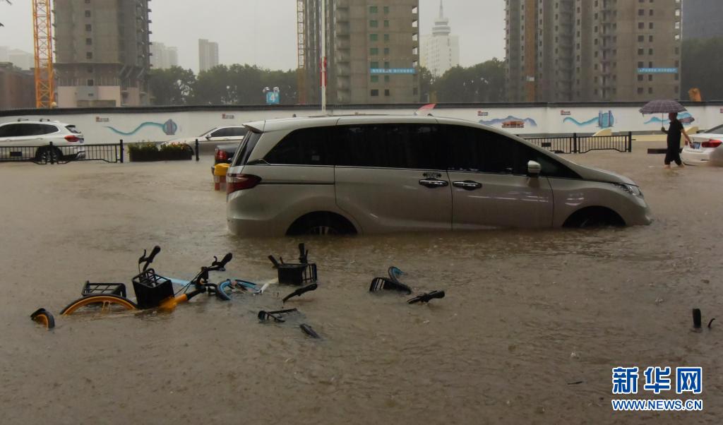 豪雨で33人死亡、7省が支援のため現(xiàn)地入り　河南省鄭州