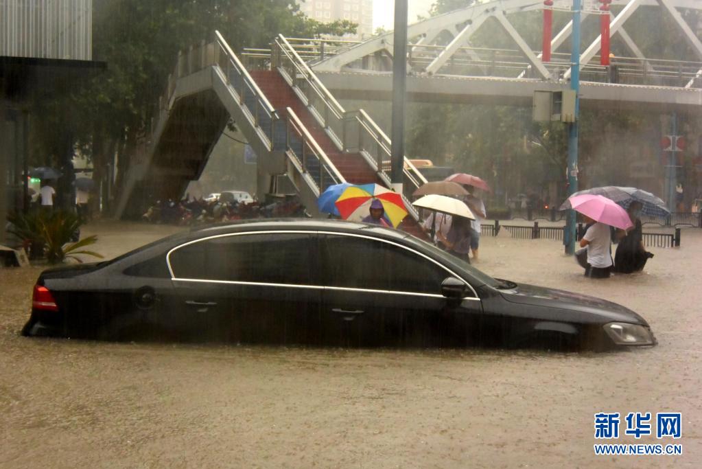 豪雨で33人死亡、7省が支援のため現(xiàn)地入り　河南省鄭州