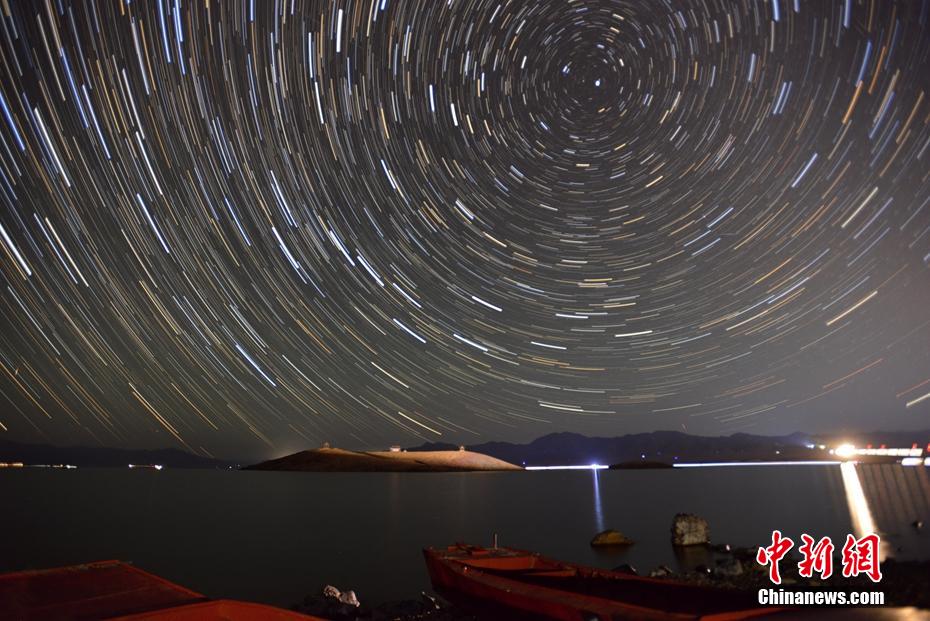 サリム湖で出會(huì)ったこの上なく美しい星空　新疆