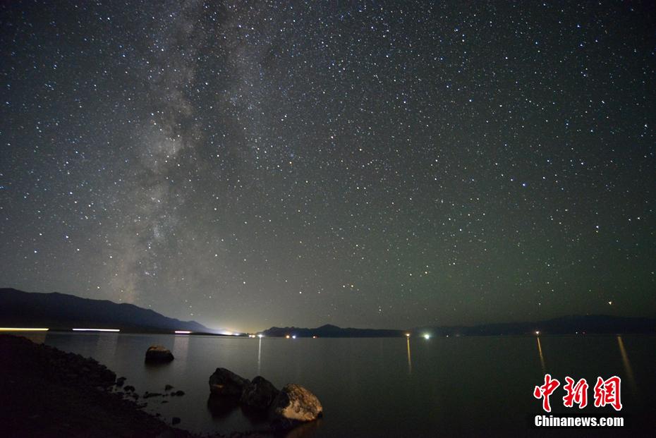 サリム湖で出會ったこの上なく美しい星空　新疆