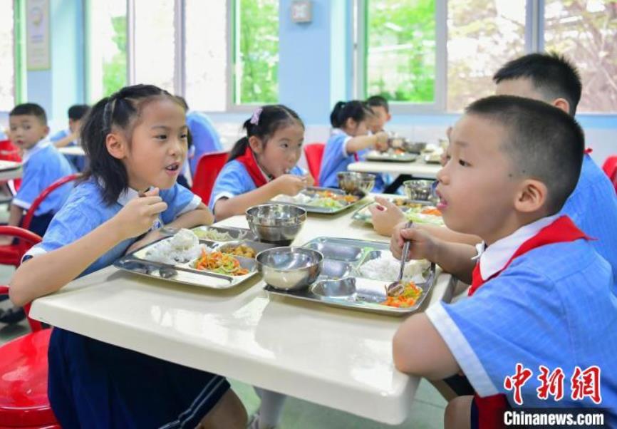 小?中?高校で給食の提供開始　湖北省宜昌