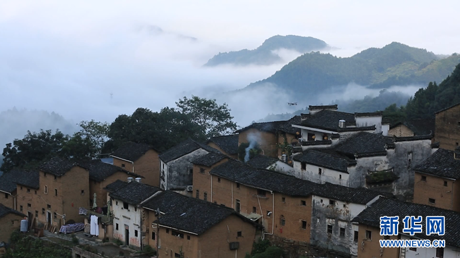 安徽省陽(yáng)産土樓の初秋の景色