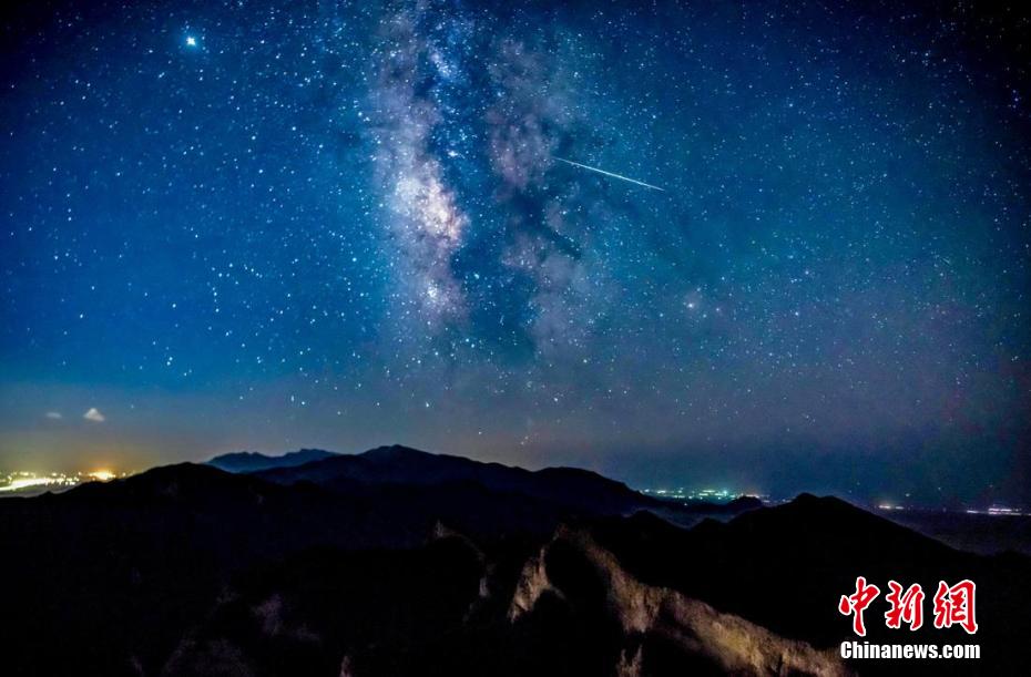 賀蘭山に広がる最高に美しい星空　寧夏