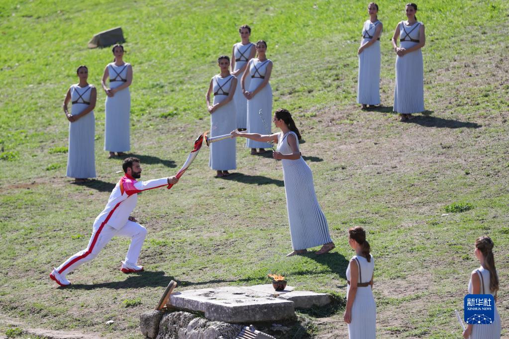 ギリシアで北京冬季五輪の聖火の採(cǎi)火式