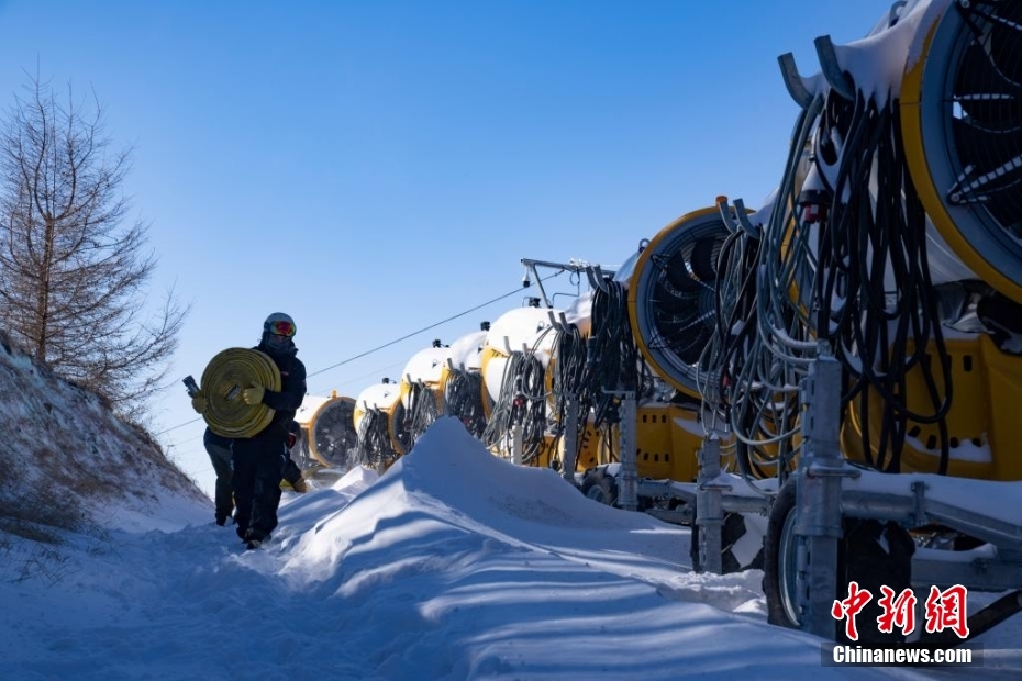 國家アルペンスキーセンターが冬季五輪に向けた造雪作業(yè)をスタート