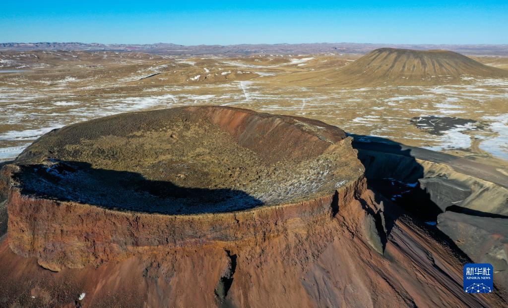 オラーンハダ火山群の美しい冬の景色　內(nèi)モンゴル