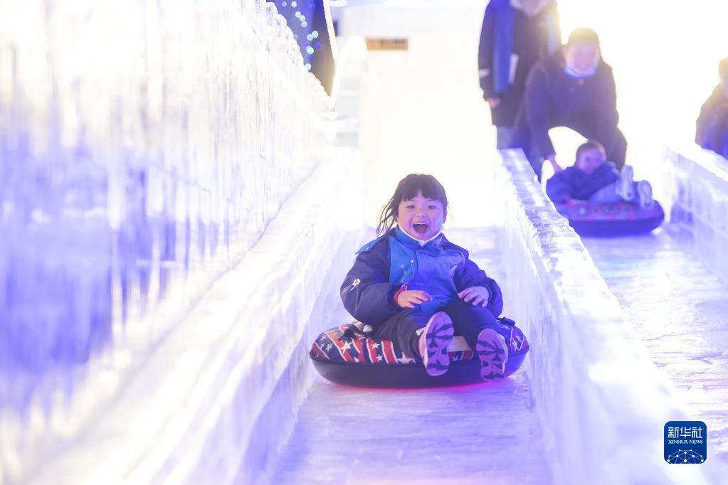 第8回全國大衆(zhòng)氷雪シーズン氷雪アートフェスティバルが武漢で開幕　湖北省