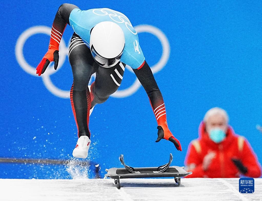 歴史を創(chuàng)造　スケルトン男子で閆文港選手が中國初の銅メダル