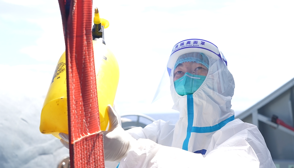 救援物資輸送の中國(guó)海軍艦隊(duì)がトンガ到著