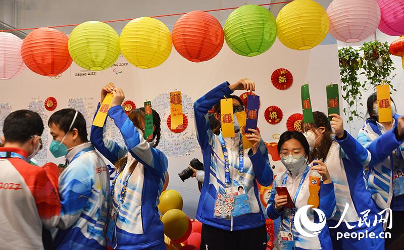 冬季五輪と元宵節(jié)　メディアセンターはお祝いムードに