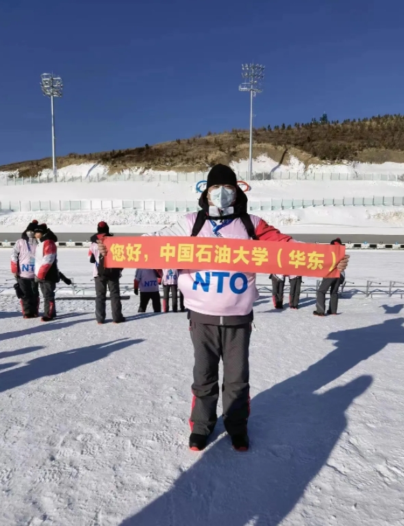 休暇を取って冬季五輪の審判員を務(wù)める大學(xué)食堂の調(diào)理師　山東省