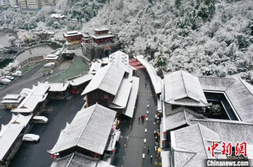 古城に映える春の雪、悠然とした古の趣　重慶