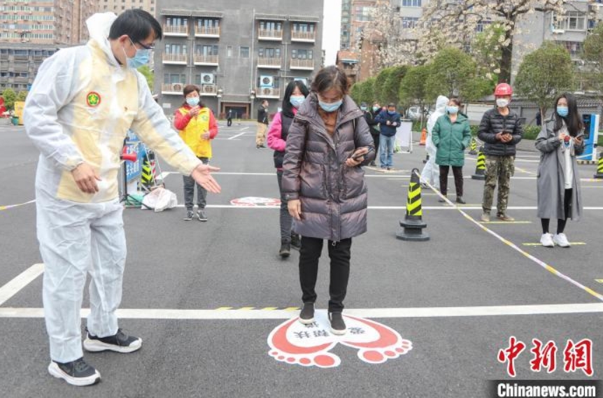 李煥秋さん、ありがとう！PCR検査會(huì)場(chǎng)の「特別な」ボランティア　江西省南昌