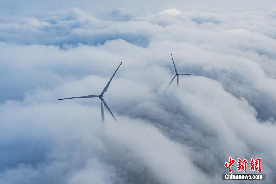 江西省吉安市泰和県江西省吉安市十八排山峰に広がる雲(yún)海（撮影?李小明）。