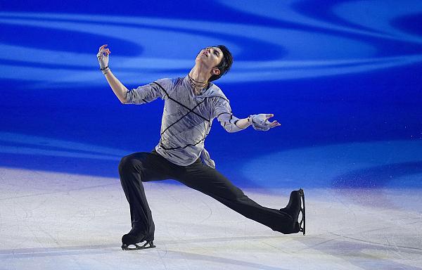 羽生結(jié)弦選手、3ヶ月ぶりに氷上で演技