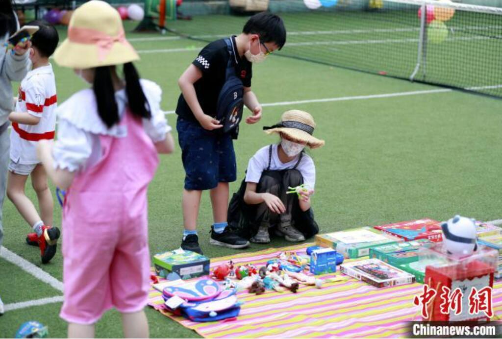 「こどもバザール」で國(guó)際児童デー祝う上海市の子供たち