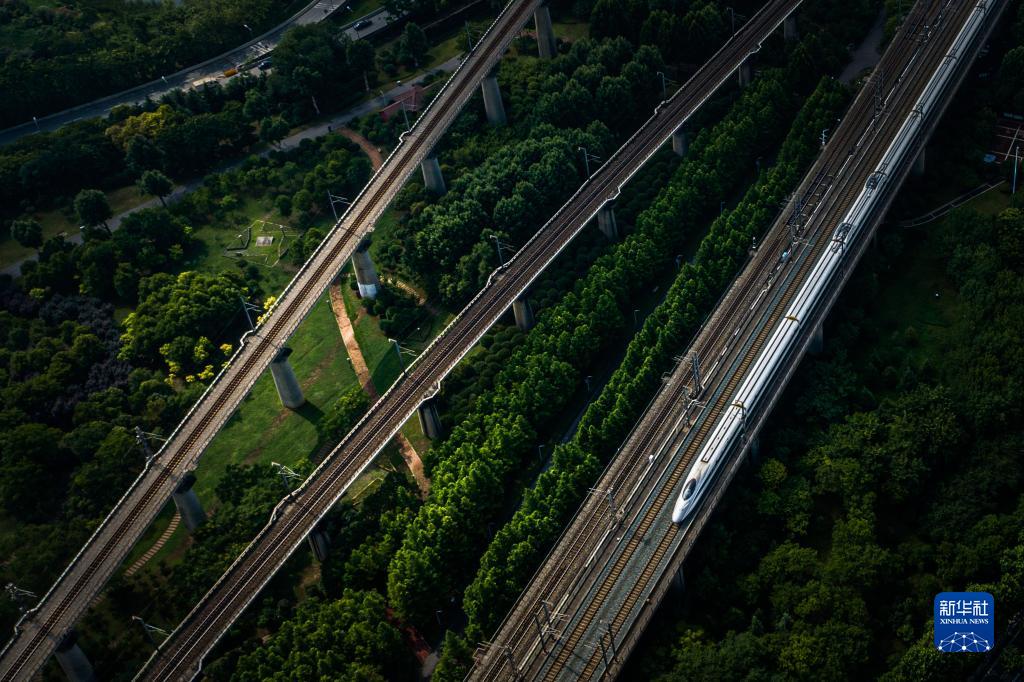 京広高速鉄道の新區(qū)間（北京-武漢）で時(shí)速350キロが常態(tài)化