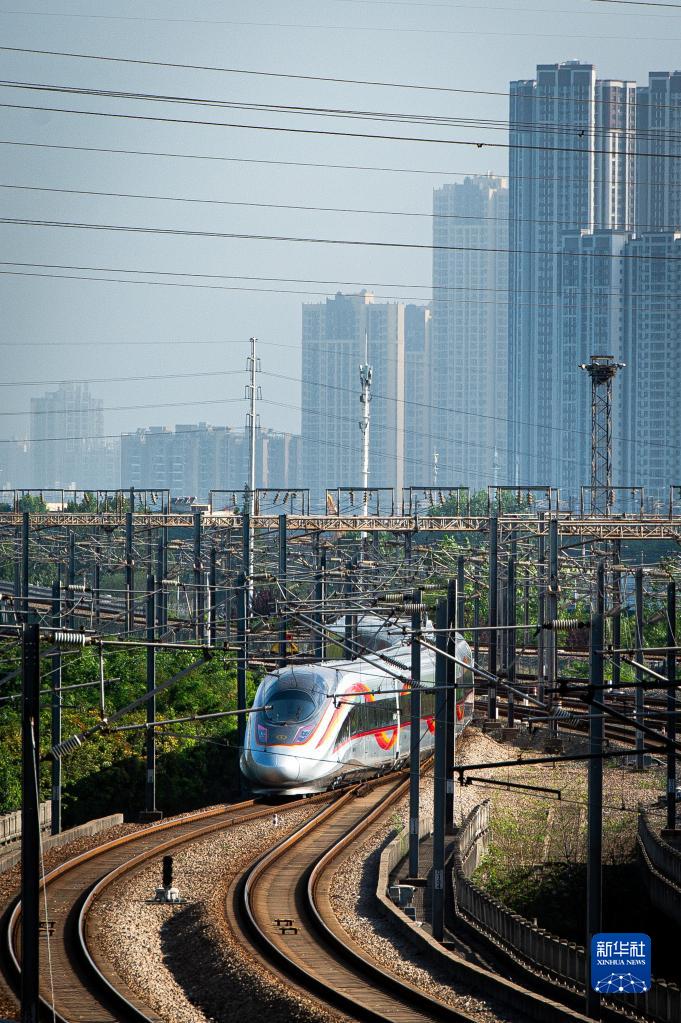 京広高速鉄道の新區(qū)間（北京-武漢）で時(shí)速350キロが常態(tài)化