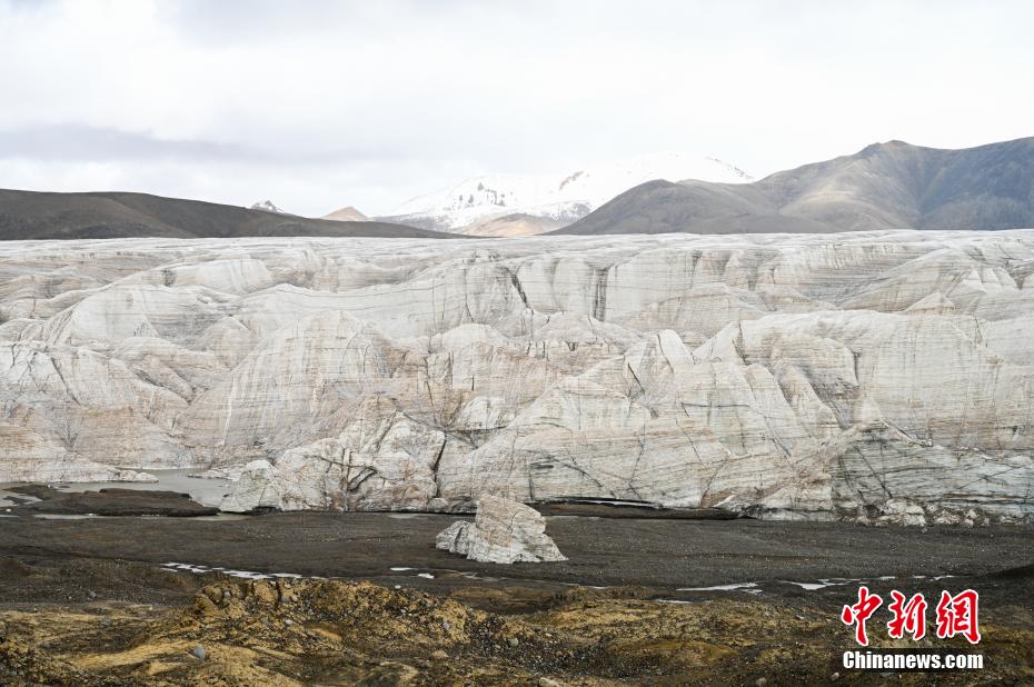 間近で見る高原氷河はまるで巨大な「アイスクリーム」　チベット自治區(qū)チャンタン