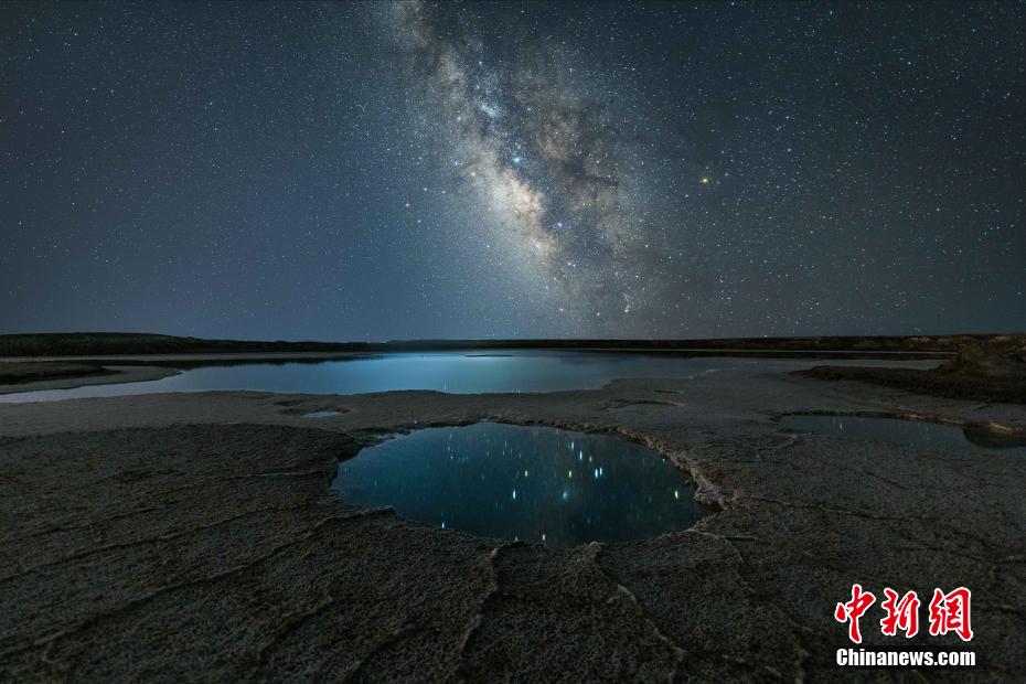 翡翠色の湖と星空が輝く中國の「寶石箱」　青海省