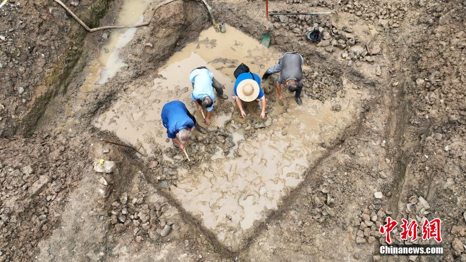 東晉から南朝時(shí)代？數(shù)千年前の磁器が大量出土　浙江省徳清