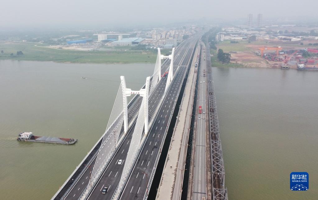 9月21日、北江に架かる馬房特大橋（ドローンによる撮影?田建川）。