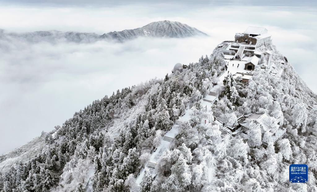 降雪後の南岳衡山（12月2日にドローンで撮影?曹正平)。