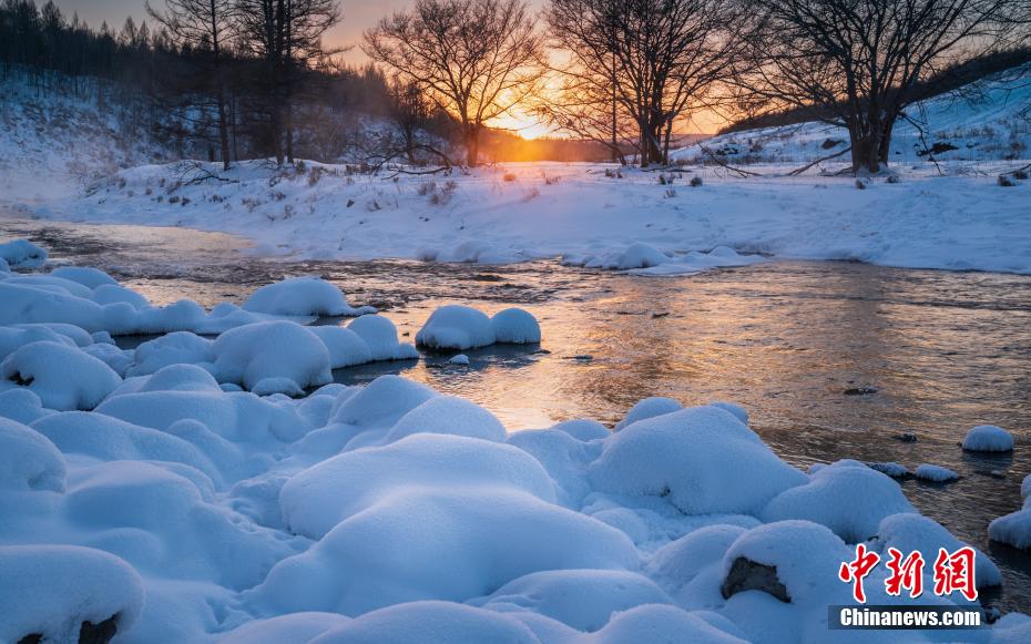 氷と雪に閉ざされても「凍らない川」　內(nèi)蒙古阿爾山