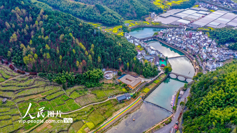 山村を彩る田園の春景色　浙江省淳安