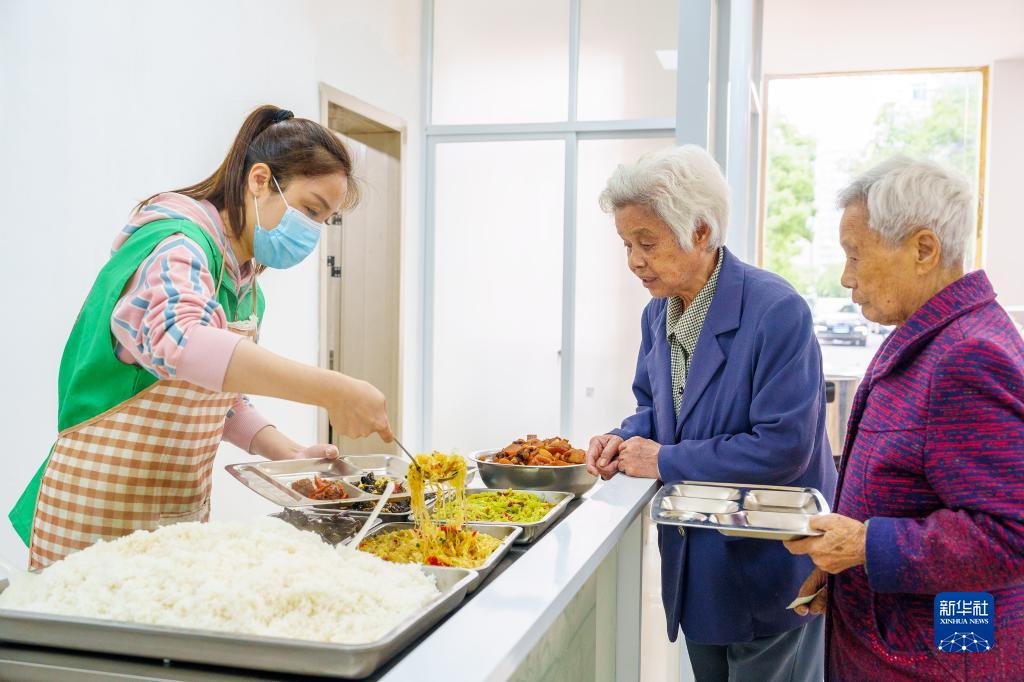 近所の「小さな食堂」が高齢者たちに心も溫まる食事を提供　江西省南昌