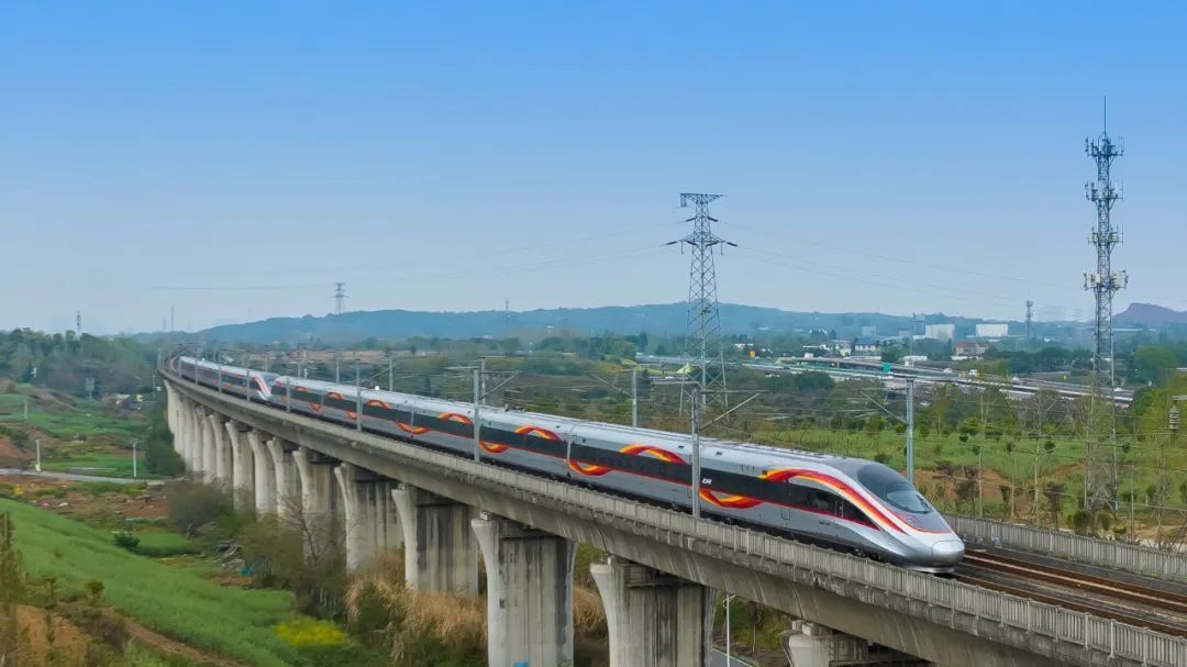 四川?成都-北京間を高速列車「復(fù)興號(hào)」のスマート車両が運(yùn)行へ