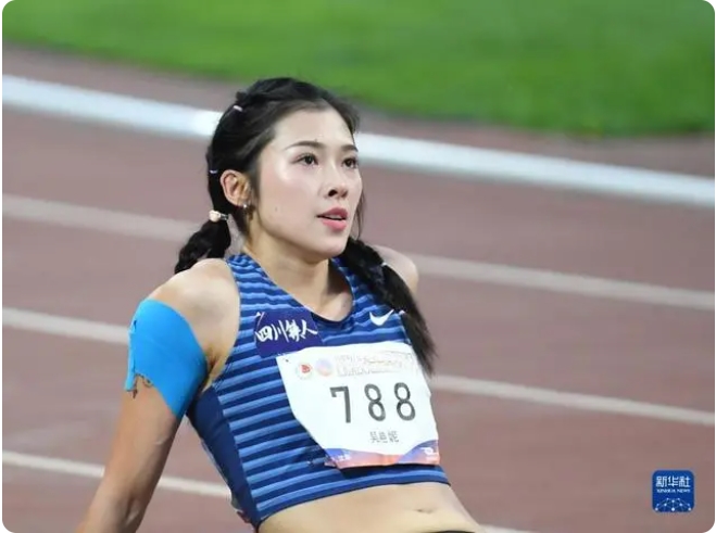 女子100ｍハードルで呉艶妮選手が優(yōu)勝　中國(guó)?全國(guó)陸上競(jìng)技選手権