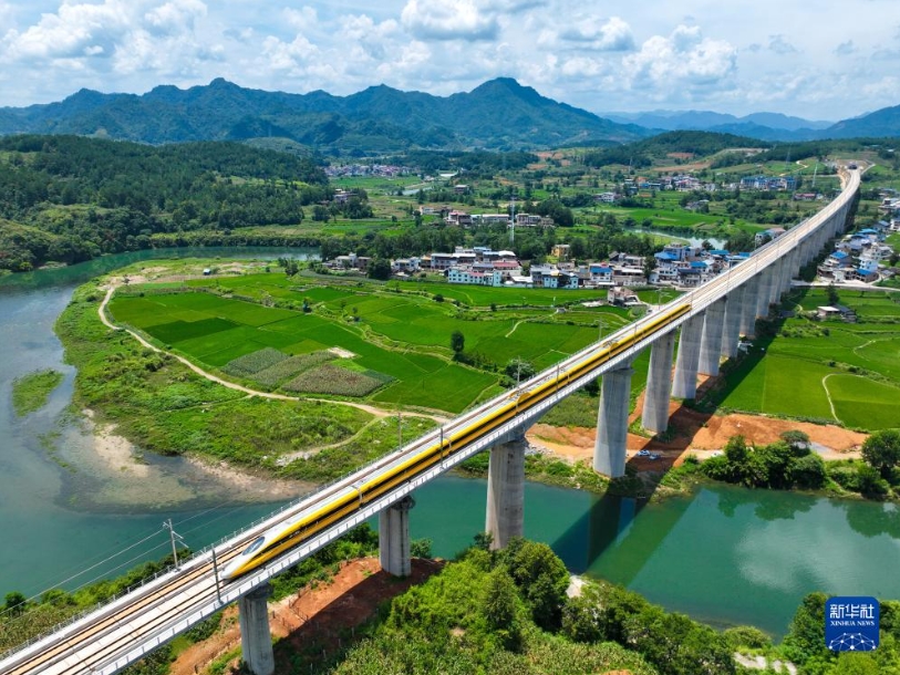 貴南高速鉄道貴陽(yáng)－荔波區(qū)間が8日に開(kāi)通　所要時(shí)間は最速57分　貴州省