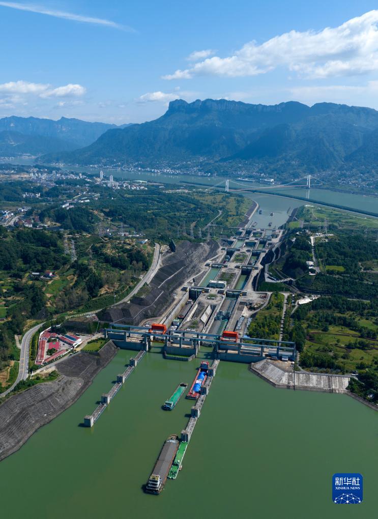 三峽閘門の1月から9月までの通過貨物量が過去最高の1億2700萬トンに　湖北省