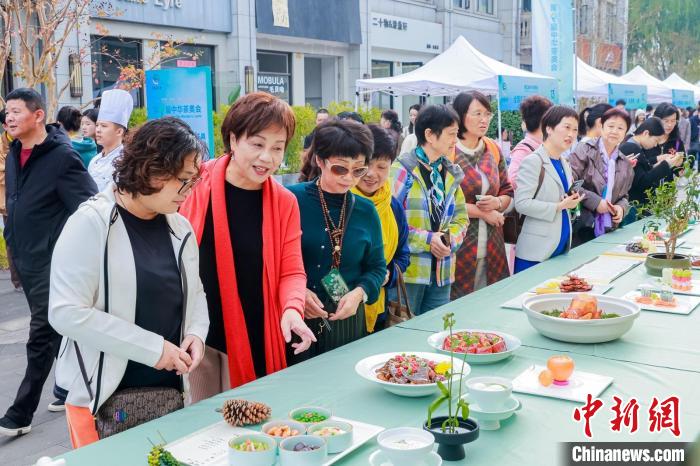 色とりどりのお菓子が集結(jié)！浙江省杭州市で全國(guó)名茶菓子コンテスト開(kāi)催