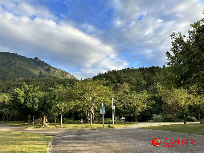 火山や海が生んだ自然の奇観が広がる深セン大鵬半島國家地質(zhì)公園