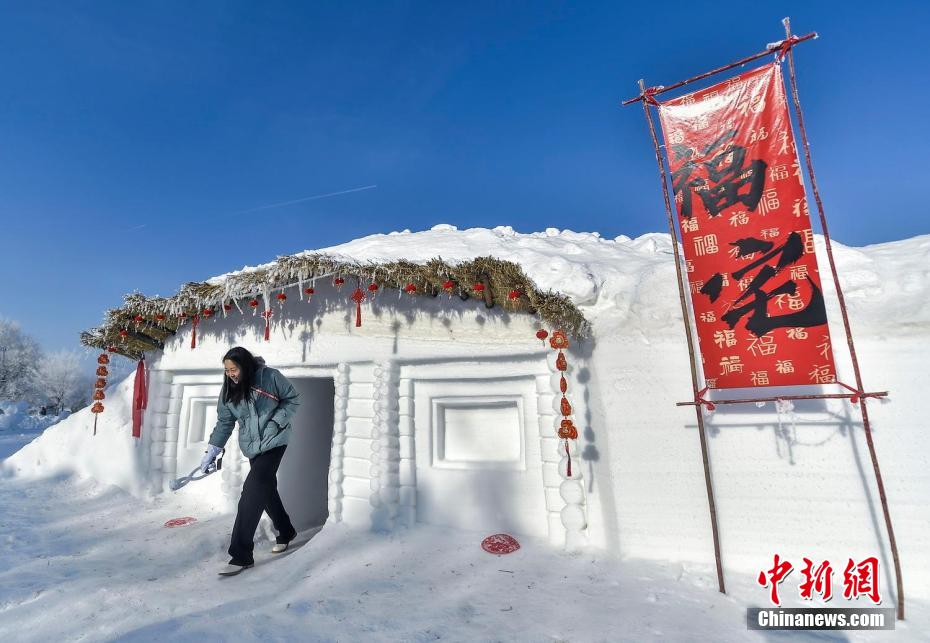 烏魯木斉周辺の村落にオープンした「童話(huà)みたいな雪の村」　新疆