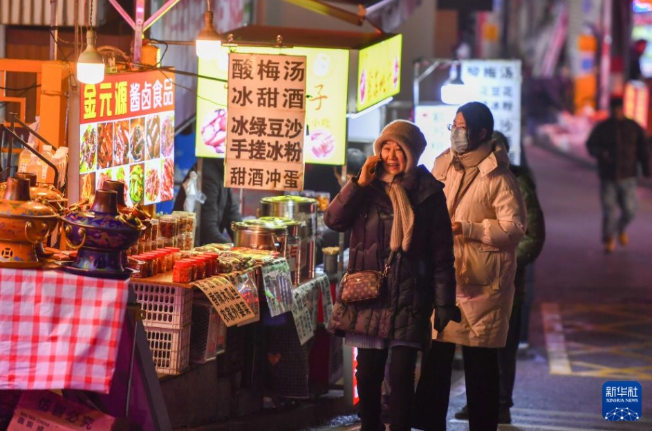 小さな店構(gòu)えの飲食店が生み出す新たな消費(fèi)スタイル　湖南省