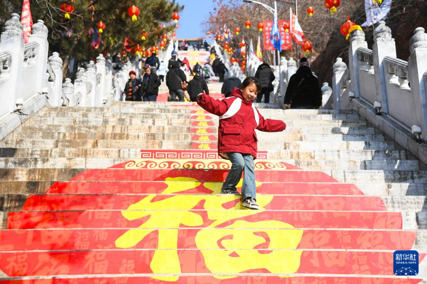 輝かしい中國(guó)の年明け　春節(jié)ムードを満?jiǎn)摔工胫袊?guó)各地