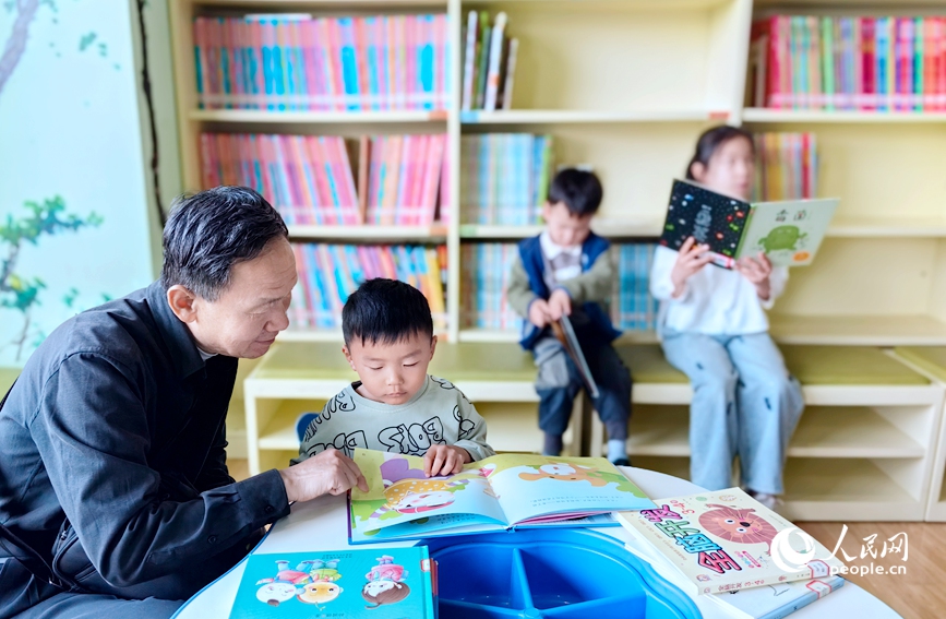 読書+テクノロジーで書物の香りを堪能する休日　河南省?開封