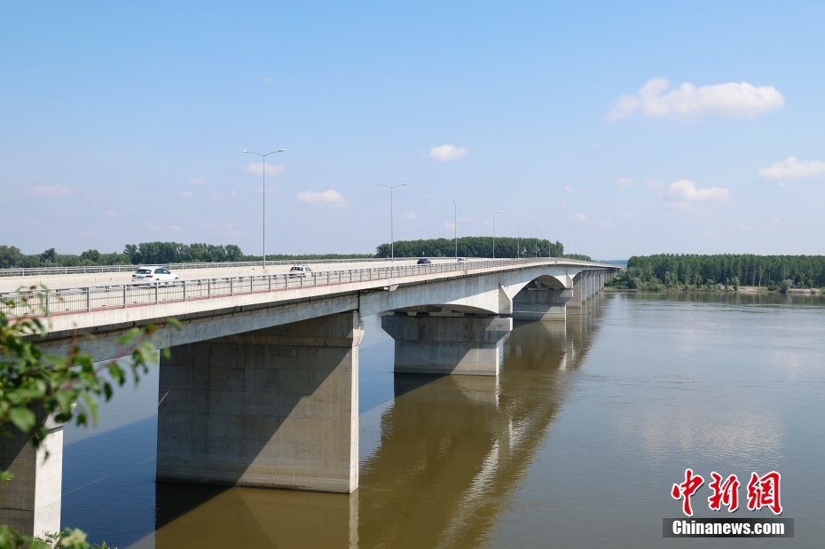 「中國(guó)橋」と呼ばれるセルビア?ベオグラードのゼムン－ボルカ橋