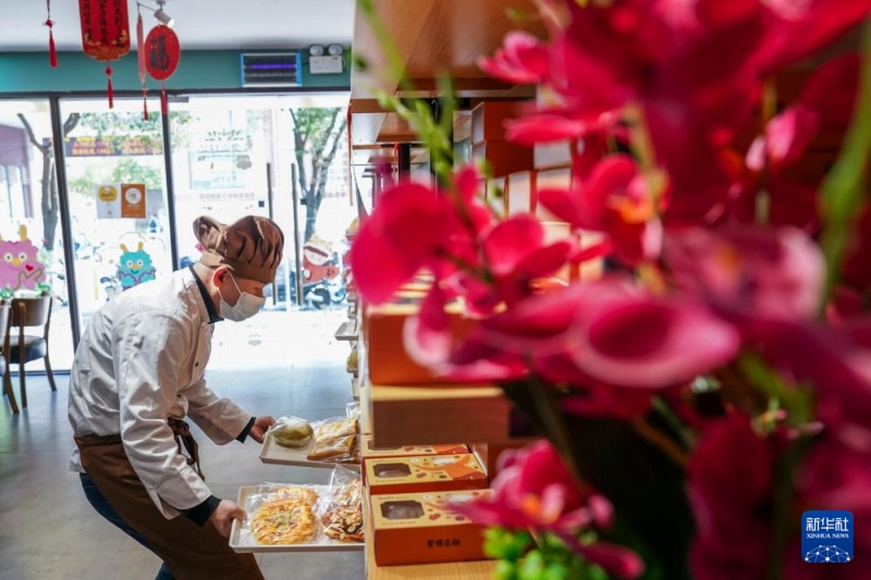 店員の3分の2が「チャレンジド」の南京のパン屋