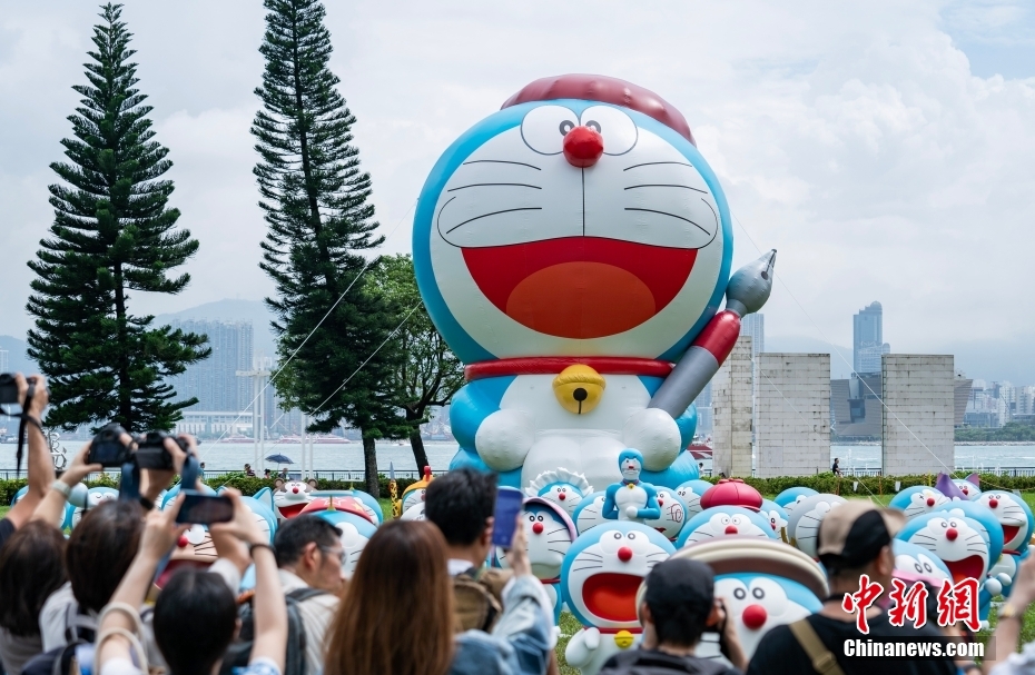 ドラちゃんがいっぱい！香港特區(qū)の公園で週末フラッシュモブ展