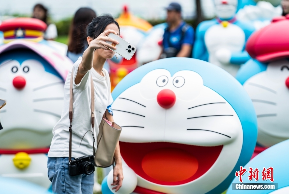 ドラちゃんがいっぱい！香港特區(qū)の公園で週末フラッシュモブ展