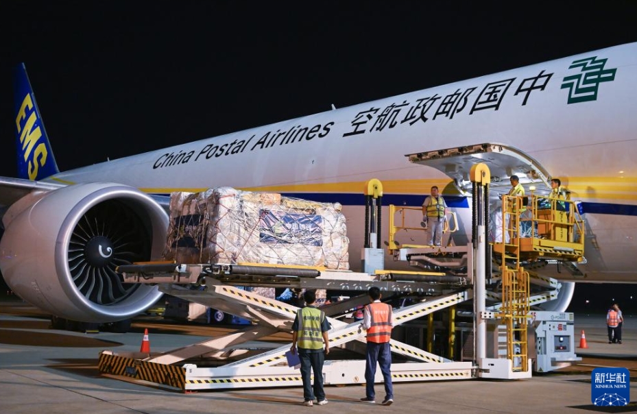 中國郵政航空、初の大陸間路線が開通