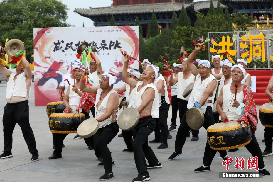 「臨汾鑼鼓ライブPKコンテスト」開(kāi)催　鳴り響く威風(fēng)鑼鼓の伝統(tǒng)曲　山西省