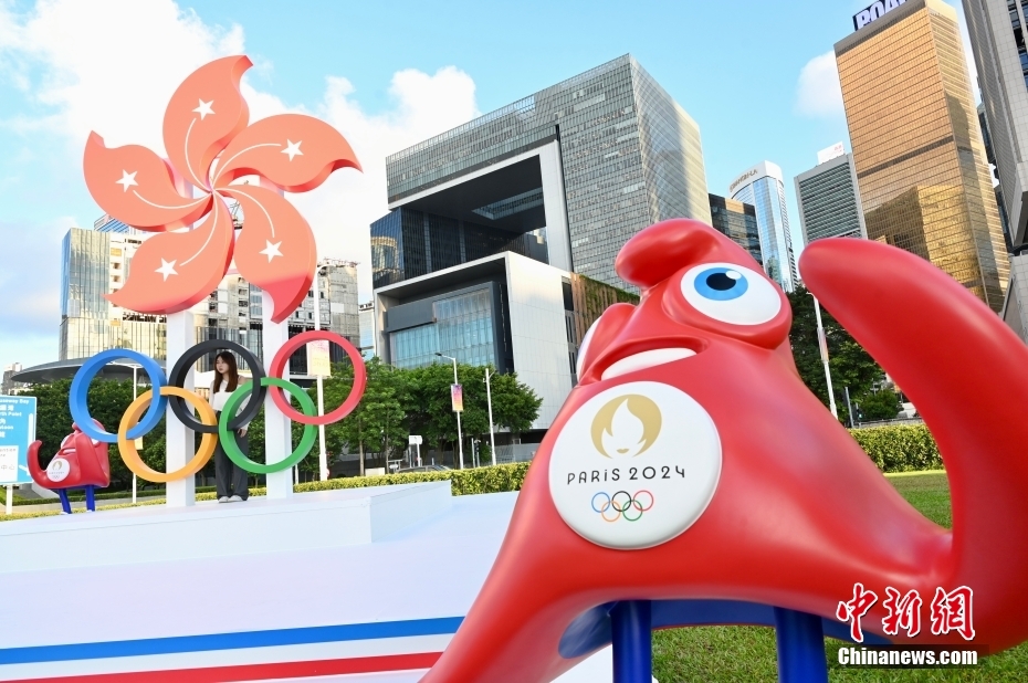 香港特區(qū)の添馬公園にパリ五輪をテーマにしたオブジェ設(shè)置