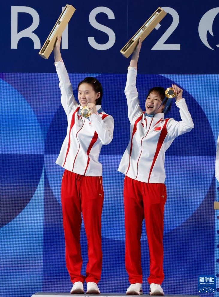 女子シンクロ10メートル高飛び込みで中國(guó)の陳芋汐/全紅嬋ペアが金　パリ五輪