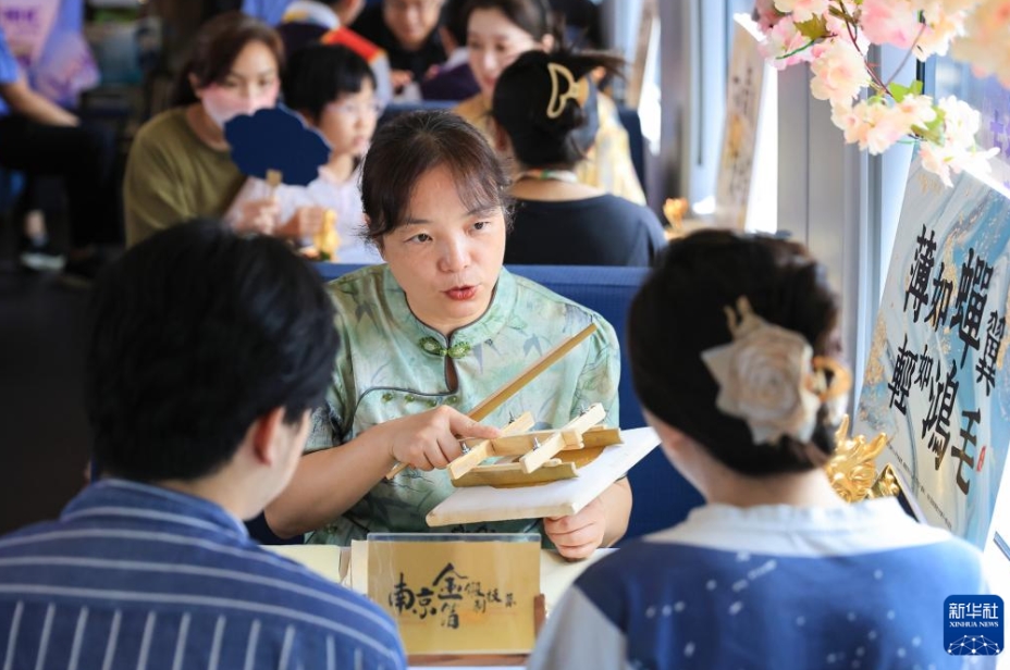 列車內(nèi)で舊暦の七夕迎えるイベント